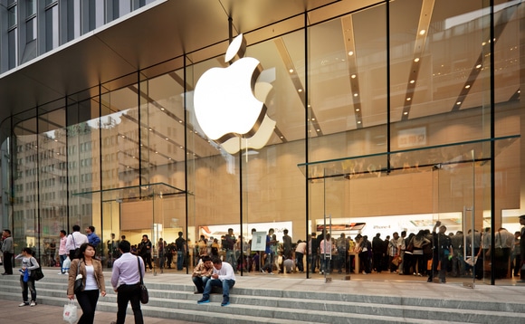 Apple blocks security loopholes